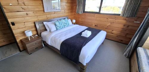 Glen Eden House | Sunny 3BDR Family Retreat in Leafy Glen Eden