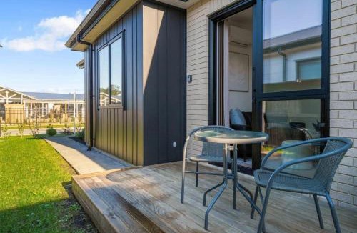 Pukekohe House | Cosy Pukekohe Self-Contained Unit with Kitchenette