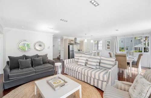 Russell House | Russell Cottages - Cooks Cottage 4 Bedroom - POOL-SPA-BBQ