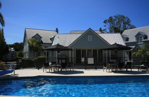 Russell House | Russell Cottages - Cooks Cottage 4 Bedroom - POOL-SPA-BBQ