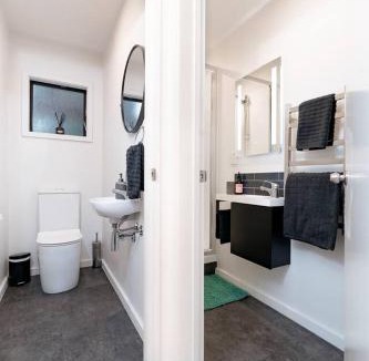 Fernhill Apartment | Sarahs Scenic Stay Mountain Lake Views