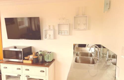 Greytown Apartment | Farley Avenue Turret & Lounge