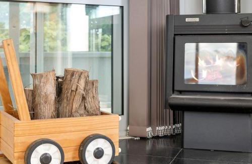 Fitzroy House | Funky in Fitz - Relax and Enjoy