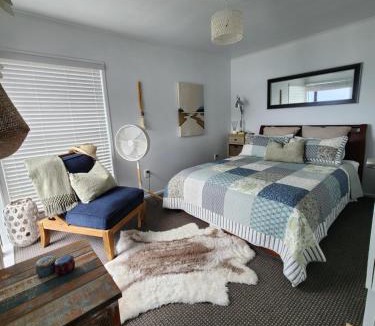 Cable Bay House | Darlene's Nest