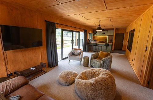 Te Aroha West House | The Miners Retreat