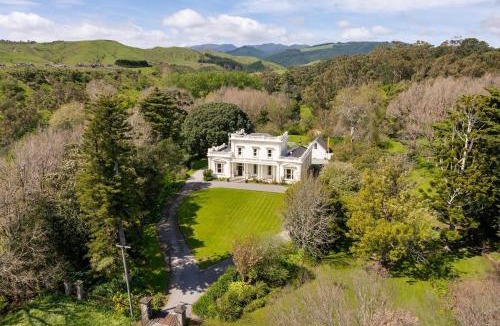 Whangaimoana House | The Whangaimoana Cottage
