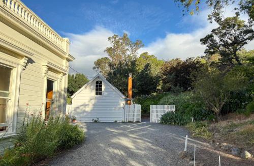 Whangaimoana House | The Whangaimoana Cottage