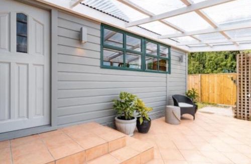 Greytown Apartment | Farley Avenue Turret & Lounge