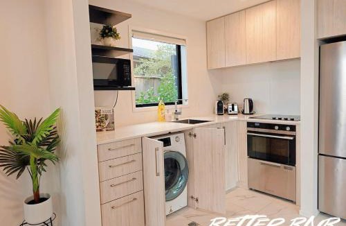 Lower Hutt House | Quiet Haven Retreat | Cozy Modern Townhouse