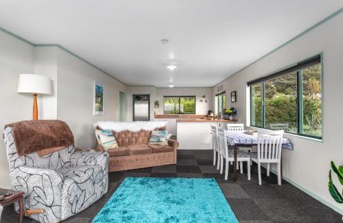 Te Kaha House | Little Kowhai - Te Kaha Holiday Home