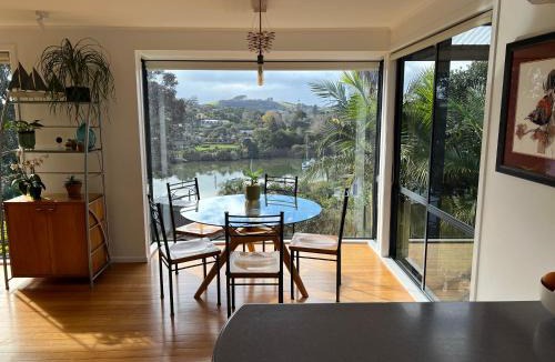 Kerikeri House | Restful Kerikeri Retreat - Spa, Views and Private Bathroom