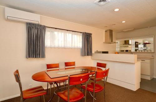 Royal Oak Hotel | Dukes Midway Lodge