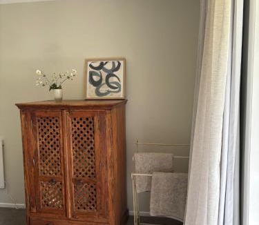 Waimauku Bed & Breakfast | Lulu's Cottage by Native Forest