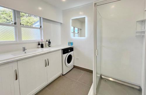 Auckland House | Large Family House