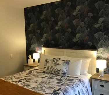 Hokitika Bed & Breakfast | Woodland Glen Lodge B&B