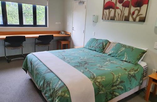 Opunake Hotel | Headlands Hotel