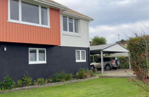 Oamaru House | Tyne above Town