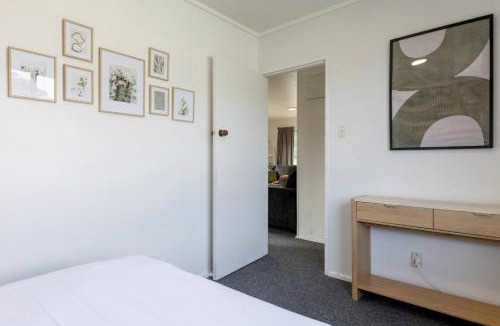 Taupo House | Cozy Retreat 1 - Taupo comfort and convenience with parking