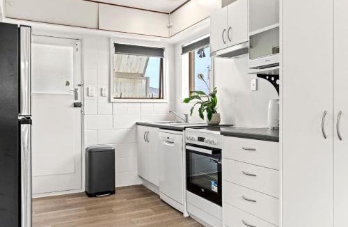 Taupo House | Cozy Retreat 1 - Taupo comfort and convenience with parking