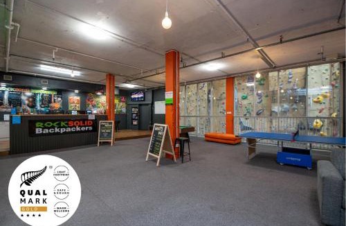 Rotorua Hostel | Rock Solid Backpackers Rotorua