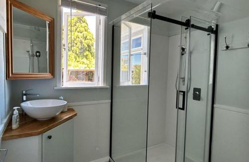 Kaikoura House | Spacious, Sunny, Homely - KK03219