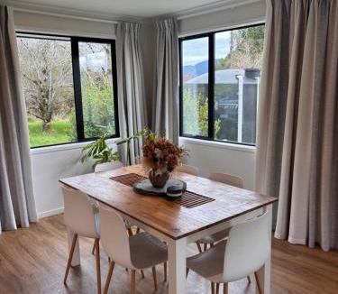 Franz Josef Glacier Apartment | Charles Douglas Place