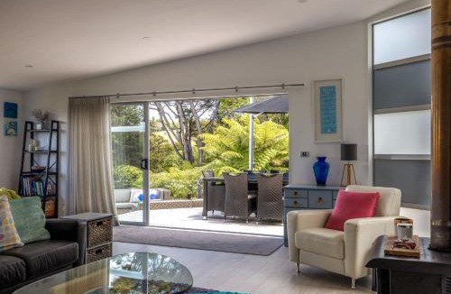 Ostend House | Paradise at Palm Beach