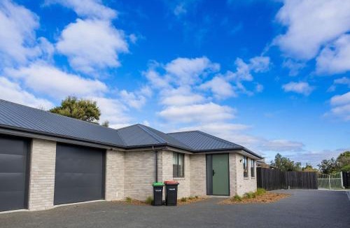 Hornby Apartment | Spacious Hornby Home Sleeps 8 Garage & Yard