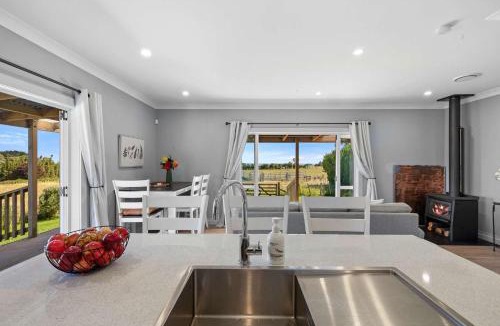 Tataraimaka House | Weld Cottage - Sustainable lifestyle property