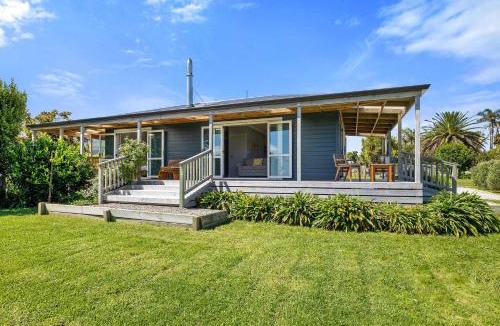 Tataraimaka House | Weld Cottage - Sustainable lifestyle property