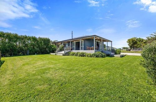 Tataraimaka House | Weld Cottage - Sustainable lifestyle property