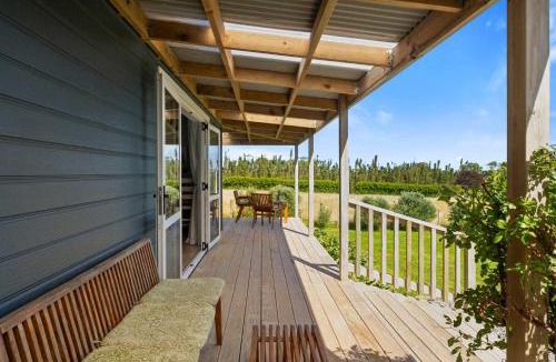 Tataraimaka House | Weld Cottage - Sustainable lifestyle property