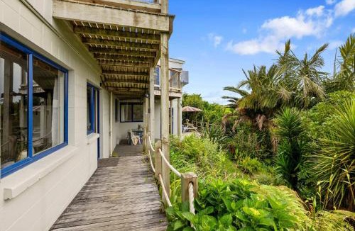 Oakura Villa | Butlers Lane Retreat