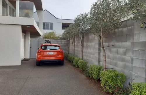 Fitzroy Apartment | By The Sea On Sackville - beachside in Fitzroy