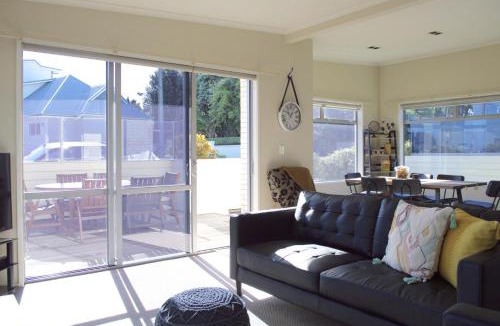 New Plymouth House | Escape To Buller - enjoy a relaxed holiday vibe