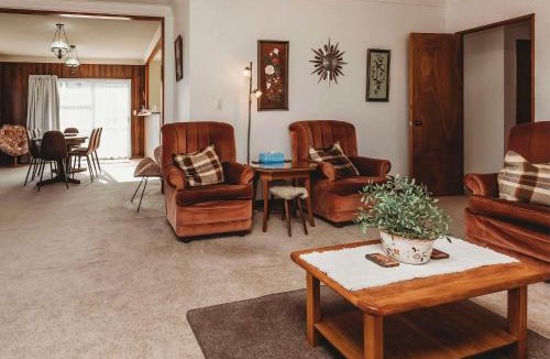 Rewa House | Beach House On Hamblyn