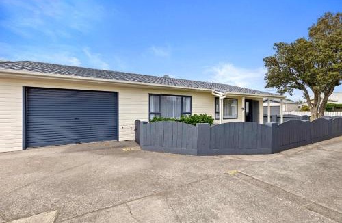 Fitzroy House | Beach Cottage on Record