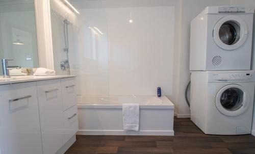 Brixton Apartment | The Aisle Seat - pet-friendly 1BR modern apartment