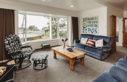 Fitzroy Apartment | Waterfront Apartment in Fitzroy