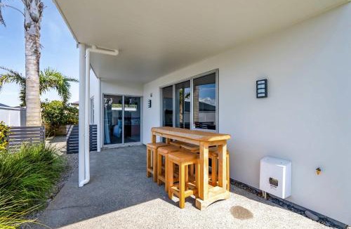 Bell Block House | Executive On Parkview - 3BR modern family home