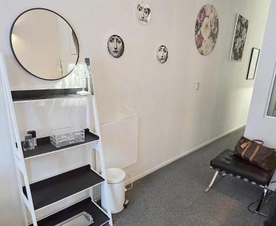 Auckland Central Business District Apartment | Art Deco Chic on Queen