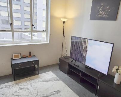 Auckland Central Business District Apartment | Art Deco Chic on Queen