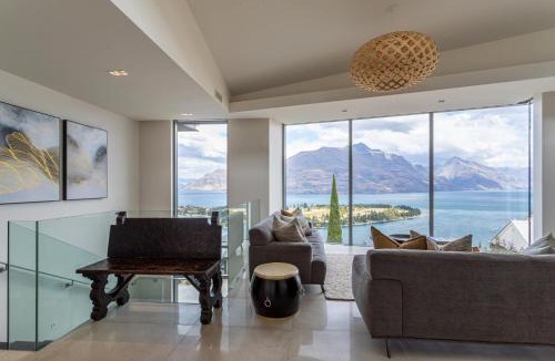 Queenstown Villa | Views on Edinburgh - a Relax it's Done luxury holiday home