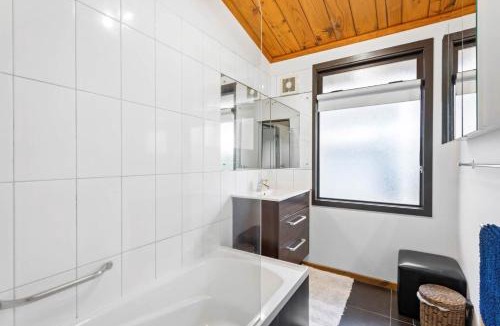 Orewa House | Sandy Toes Holiday Home Orewa