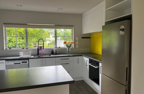 Waikato District Villa | Greenhill Country Stay - Private Pool & Hot Spa Pool & Fireplace