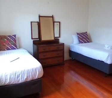 Whangarei House | School Lane Guesthouse