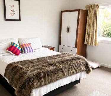 Tamahere House | Farm Stay | Near Airport & Mystery Creek