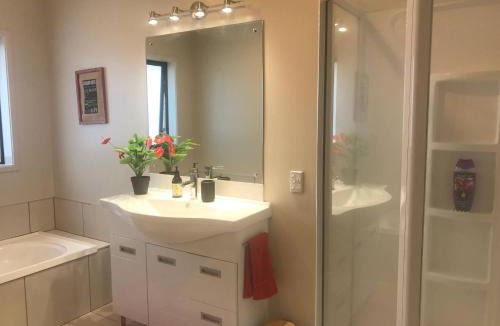 Bethlehem House | Brookfield Breakaway -2 bedrooms in house