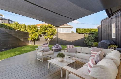 Waterview House | Ocean view Designer Standalone Villa Big Deck