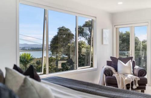 Waterview House | Ocean view Designer Standalone Villa Big Deck